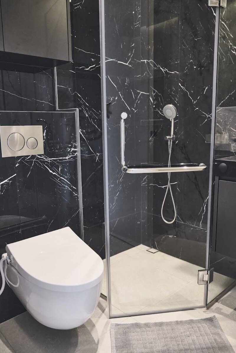 Equatorial Resale 3 Bedder Bathroom